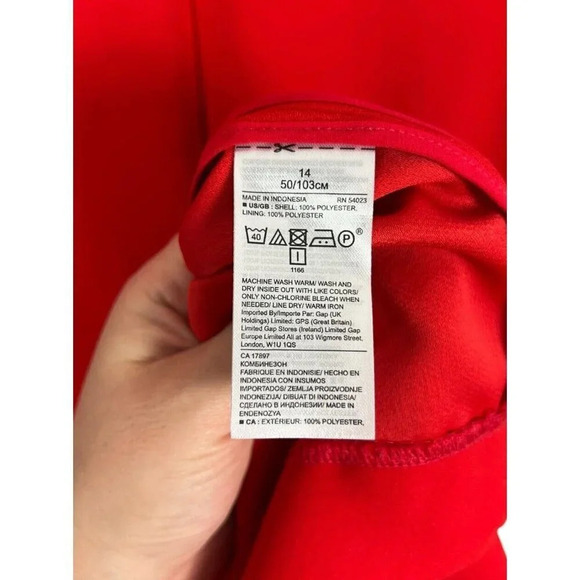 Banana Republic Mixed Media V-Neck Jumpsuit Poster Red Size 14 NO BELT Women’s - Picture 9 of 11